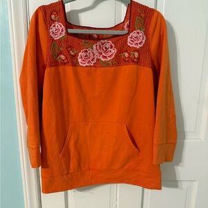 Lilka (Anthropologie) Orange Floral Embroidered Sweatshirt Size L (minor stains)